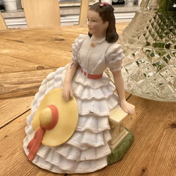 AVON PORCELAIN GONE WITH THE WIND SCARLETT O’HARA 1983 Vintage - Picture 5 of 13